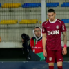 Imagini rare de la Petrolul – CFR: Sfait, pe cale să distrugă un laptop