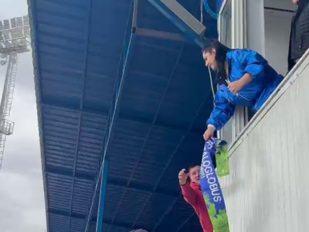 Moment special la Metaloglobus – Universitatea Craiova! Ce surpriză au avut fanii