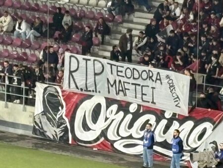 Galeria Rapid a expus bannere în memorie pentru tragediile care au afectat România: „RIP Teodora Maftei” + referințe la incidentele de la Colectiv, Rahova și Certej.