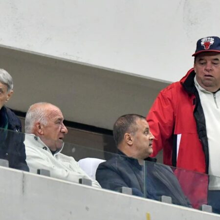 EXCLUSIV „Joacă mai bine fără el, nu mă mai încântă!” » Înainte de Botoșani, legenda lui Dinamo a „scuturat” o star și și-a găsit noul favorit