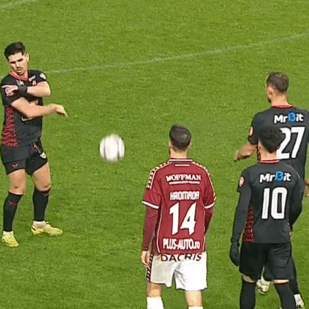 A explodat după ce nu a fost lăsat să execute penalty-ul în Rapid