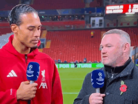 Van Dijk și Rooney au avut un conflict pe teren: „Exagerezi!”