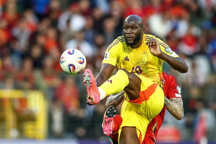 Romelu Lukaku, jucând pentru Belgia Wayne Rooney i-a numit pe Lukaku, Ibrahimovic și Pogba drept exemple de transferuri greșite la Manchester United