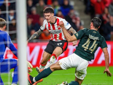 Ce relatează presa olandeză despre Dennis Man, după ce a marcat un gol și a oferit un assist pentru PSV