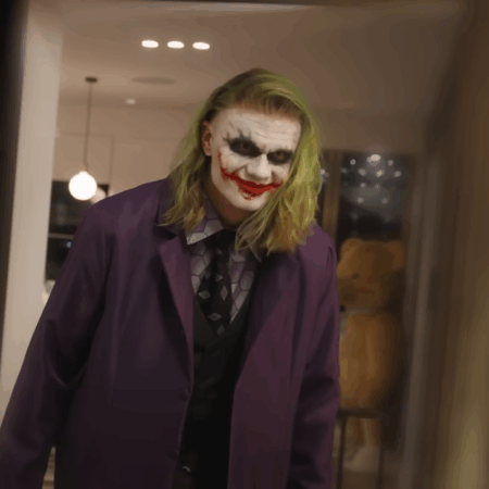 Erling Haaland și-a speriat fanii de Halloween » Starul lui City, costumați în Joker pe străzile din Manchester