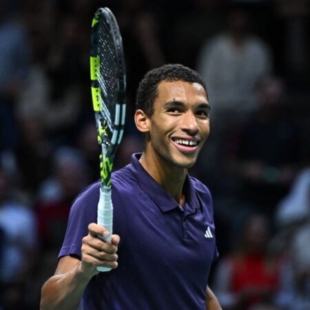 Felix Auger-Aliassime devine primul finalist al Masters-ului 1000 de la Paris, sporindu-și șansele pentru ATP Finals