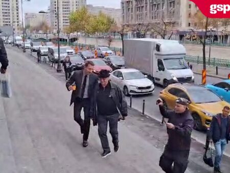 Dumitru Dragomir, citat la Curtea de Apel București în cazul RDS. A fost întâmpinat de revoluționarul Marian Ceaușescu