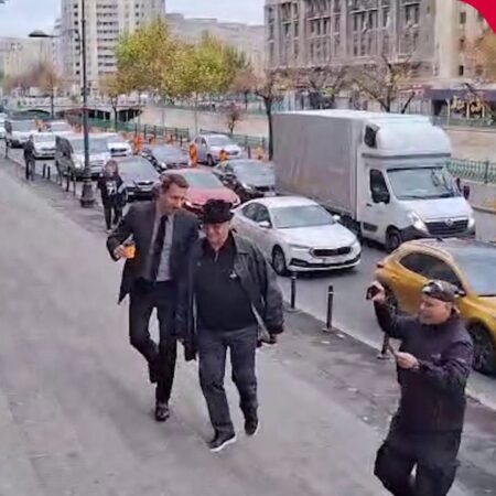 Dumitru Dragomir, citat la Curtea de Apel București în cazul RDS. A fost întâmpinat de revoluționarul Marian Ceaușescu