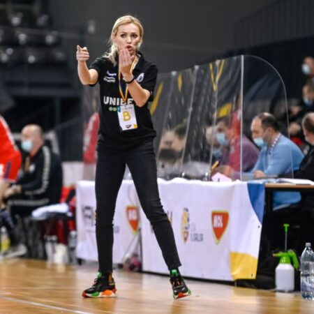 CSM București se asează pe „mâna” Iuliei Curea!