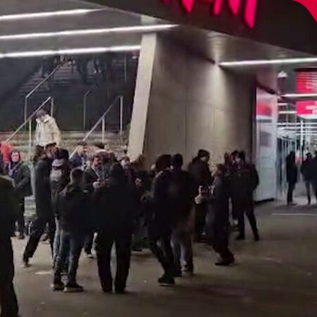 Fanii FCSB s-au adunat în fața stadionului din Basel