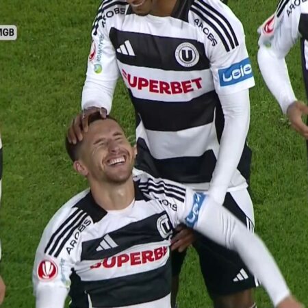 PrimaSport » U Cluj – Metaloglobus. Ovidiu Bic înscrie un gol spectaculos de la 30 de metri și duce scorul la 3-0.