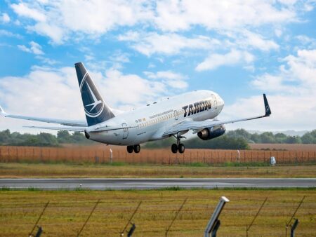 Au parcurs 13 kilometri în două ore și au ratat avionul!