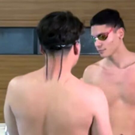 David Popovici l-a întrecut pe Selly, apoi a sărit în bazin. Cum s-a finalizat „competiția”?