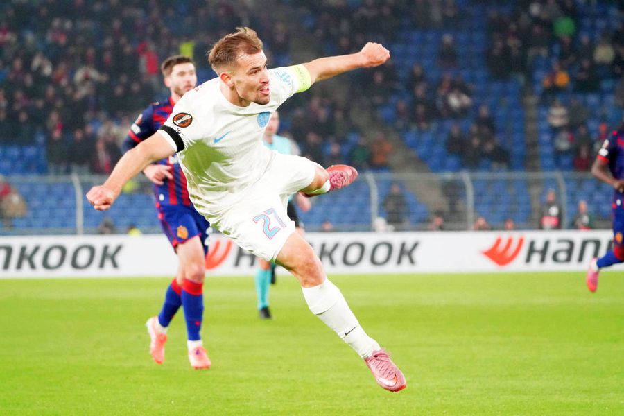 Momentul golului înscris de Darius Olaru în meciul cu Basel Golul lui Darius Olaru