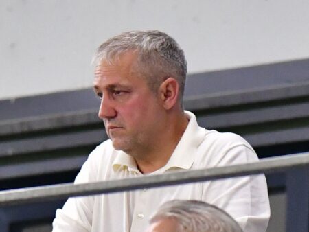 „M-am simțit ofensat. Nu suntem pe aceeași lungime de undă.”