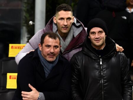 Fostul coleg al lui Cristi Chivu, concediat prin apel video în timpul vacanței