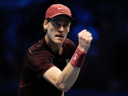 Jannik Sinner a învins-o pe Alexander Zverev și s-a calificat în semifinalele ATP Finals