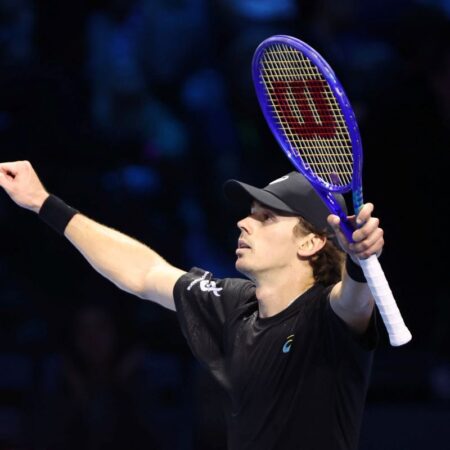 A învins pe Fritz și așteaptă verdictul din ultimul meci al grupei la ATP Finals