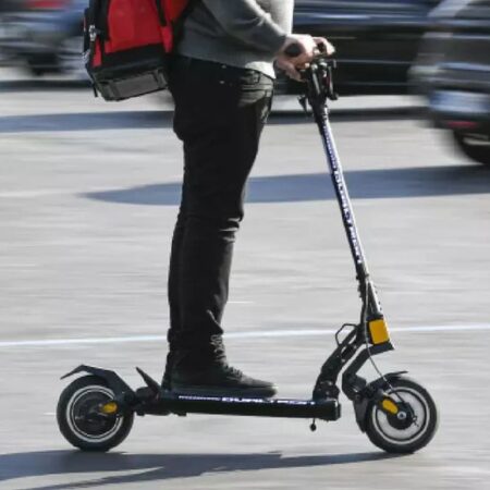 Proiectul de lege a fost aprobat: Asigurarea RCA devine obligatorie pentru trotinetă și biciclete electrice
