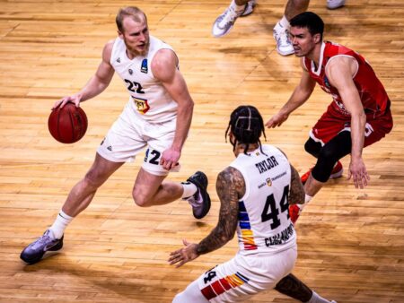 Transmisiune live. U-BT Cluj-Napoca – Hapoel Ierusalim, confruntare esențială în EuroCup