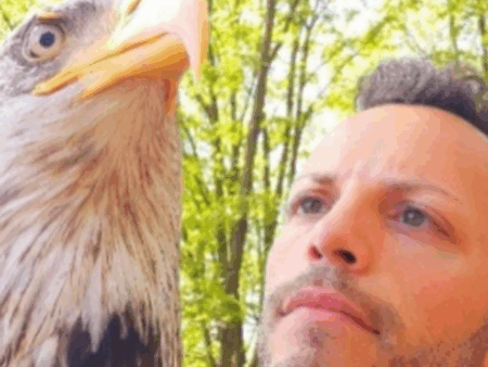 Dresorul acvilei lui Lazio a început în cele mai nefavorabile condiții: laude aduse lui Mussolini