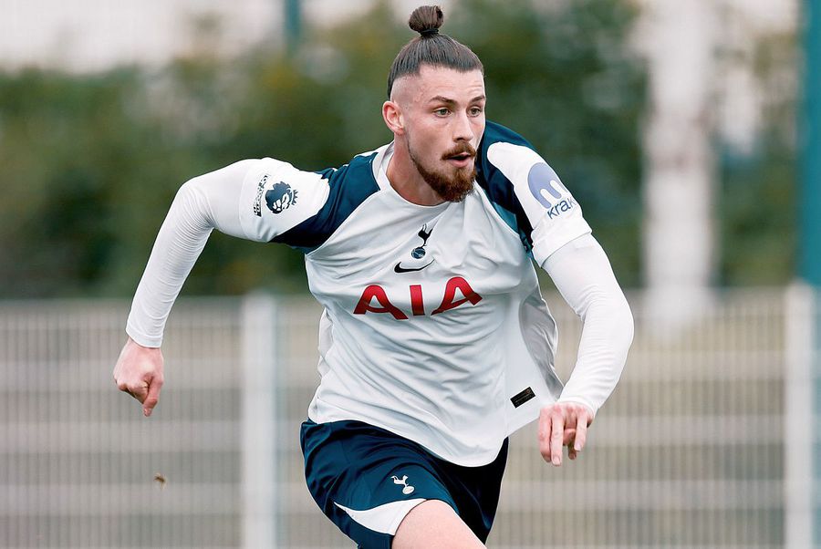 Radu Drăgușin în acțiune Radu Drăgușin în acțiune