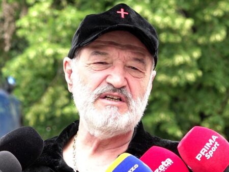 Ce întrebări are Becali înainte de stabilirea strategiei de transferuri