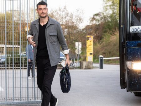 Milioane în joc! Fostul jucător al lui Liverpool, dorit de Steaua Roșie și Dinamo Zagreb