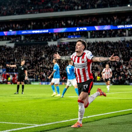 PSV » Dennis Man, confruntare intensă pe Anfield