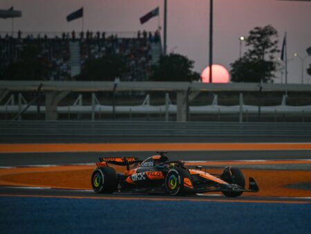 LIVE: Oscar Piastri pleacă din pole position în sprintul din Qatar