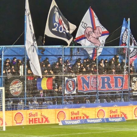 Uimitor cum ultrașii FCSB au reușit să afișeze un banner la meciul cu Farul: „Lasă-i… mai bine decât să rupă scaunele”