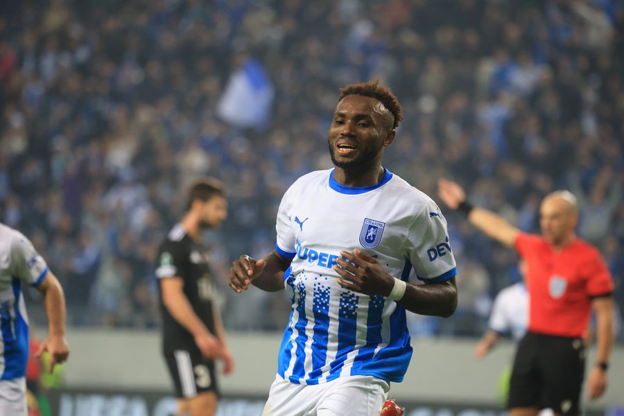 Monday Etim în Universitatea Craiova - Noah Mirel Rădoi a explicat de ce l-a lăsat acasă, înainte de meciul cu Rapid Viena