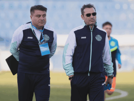 „Dacă am încredere într-un meci, pariez casa mea și, dacă se poate, și casa dumneavoastră! M-am alăturat echipei pentru a aduna informații și a câștiga la pariuri.”