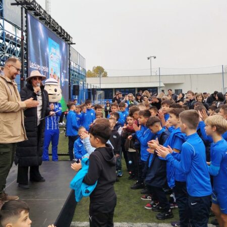 A fost lansat ‘Jurnalul unui fotbalist de buzunar’ la Academia Hagi!