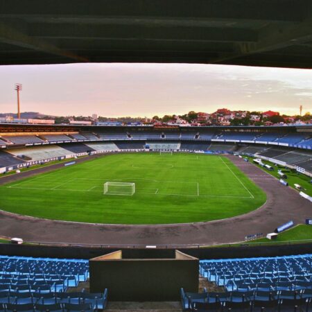 Dispare vechea arenă de 45.000 de locuri care a crescut cel mai talentat dribleur al țării