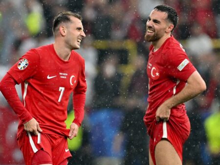 „Turcii au și ei inadaptații lor: Două vedete ale lui Montella au ajuns în campionatul intern dintr-un motiv amuzant”