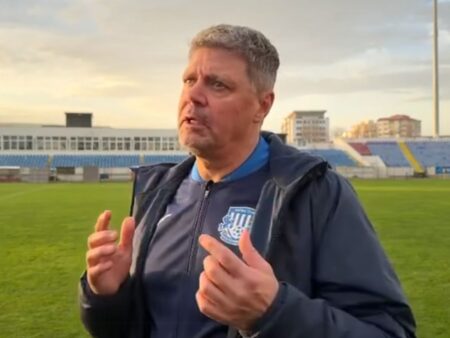 Componentul Generației de Aur revine în atenție cu jucători preocupați de restanțele financiare, nu de fotbal!