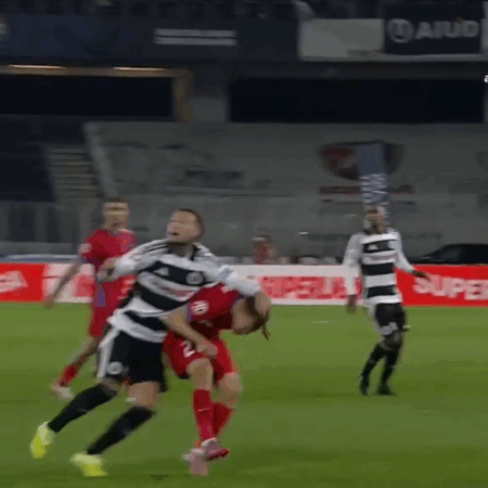 Fază disputată la U Cluj