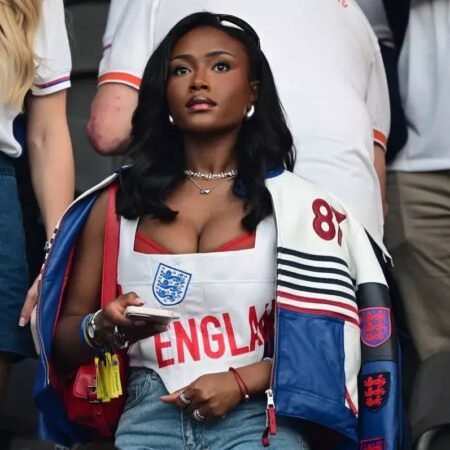 Starul lui Arsenal s-a logodit cu iubita sa, cu care are o relație încă din adolescență!