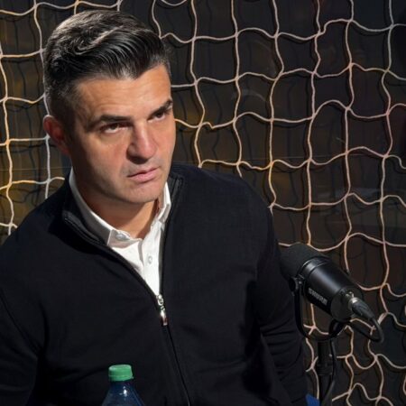 „Asta mi-a povestit căpitanul din Franța! Am aruncat cu ghetele și cu sticlele după ei”