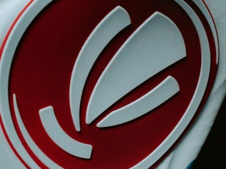 Cotele bookmakerilor: Cine este favorita la câștigarea titlului după meciul Universitatea Craiova – Rapid 2-2