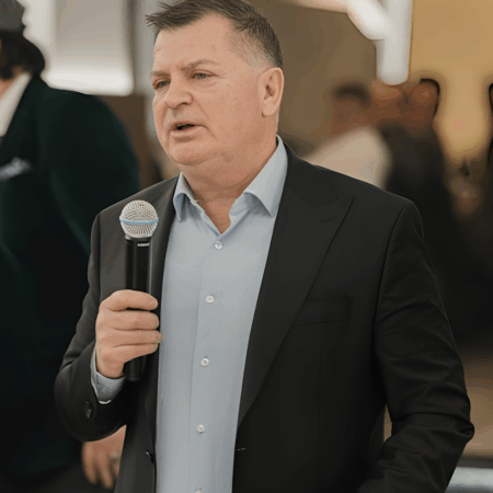 Cea mai bogată persoană din Bosnia i-a ospătat pe români la Zenica » Deține peste un miliard de euro, dar justifică alegerea mașinilor second-hand