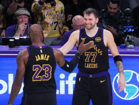 Los Angeles Lakers, victorie crucială împotriva rivalilor LA Clippers, grație unei prestații remarcabile a lui Luka Doncic