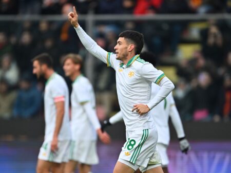 GALERIE FOTO: Roma a obținut o victorie clară și a urcat pe primul loc în Italia » Chivu, nevoit să câștige „Derby della Madonnina” pentru a reveni în fruntea clasamentului!