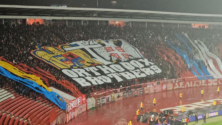 Scenografia sârbilor la Steaua Roșie - FCSB