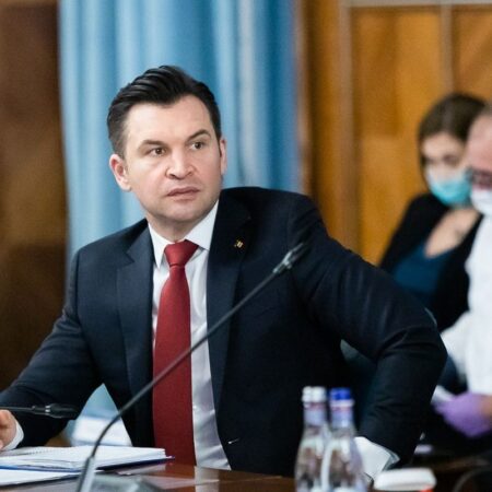 „Politica hotărăște cine poate participa la joc”