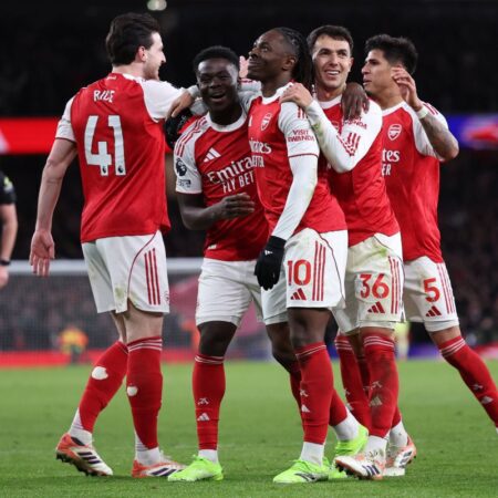 Arsenal o face praf pe Tottenham! Echipa lui Drăgușin a rămas doar cu un gol în meci.
