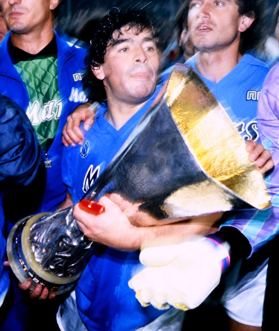 Acuzații explozive! Mafia i-ar fi „aranjat” lui Maradona triumful cu Napoli în Cupa UEFA