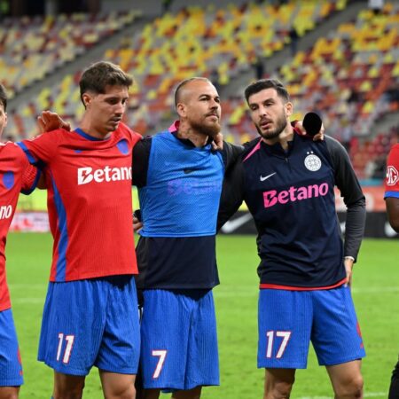 Debandadă totală la FCSB » Un jucător a părăsit cantonamentul pentru a se întâlni cu fotbalistul de la rivală