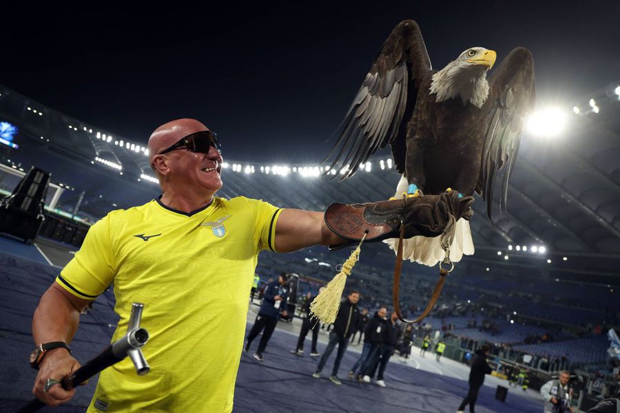 Juan Bernabe și vulturul Olympia pe „Olimpico” din Roma Lazio îi propune o nouă mascotă: va zbura de la meciul cu Lecce » Numele sugerate suporterilor biancocelesti